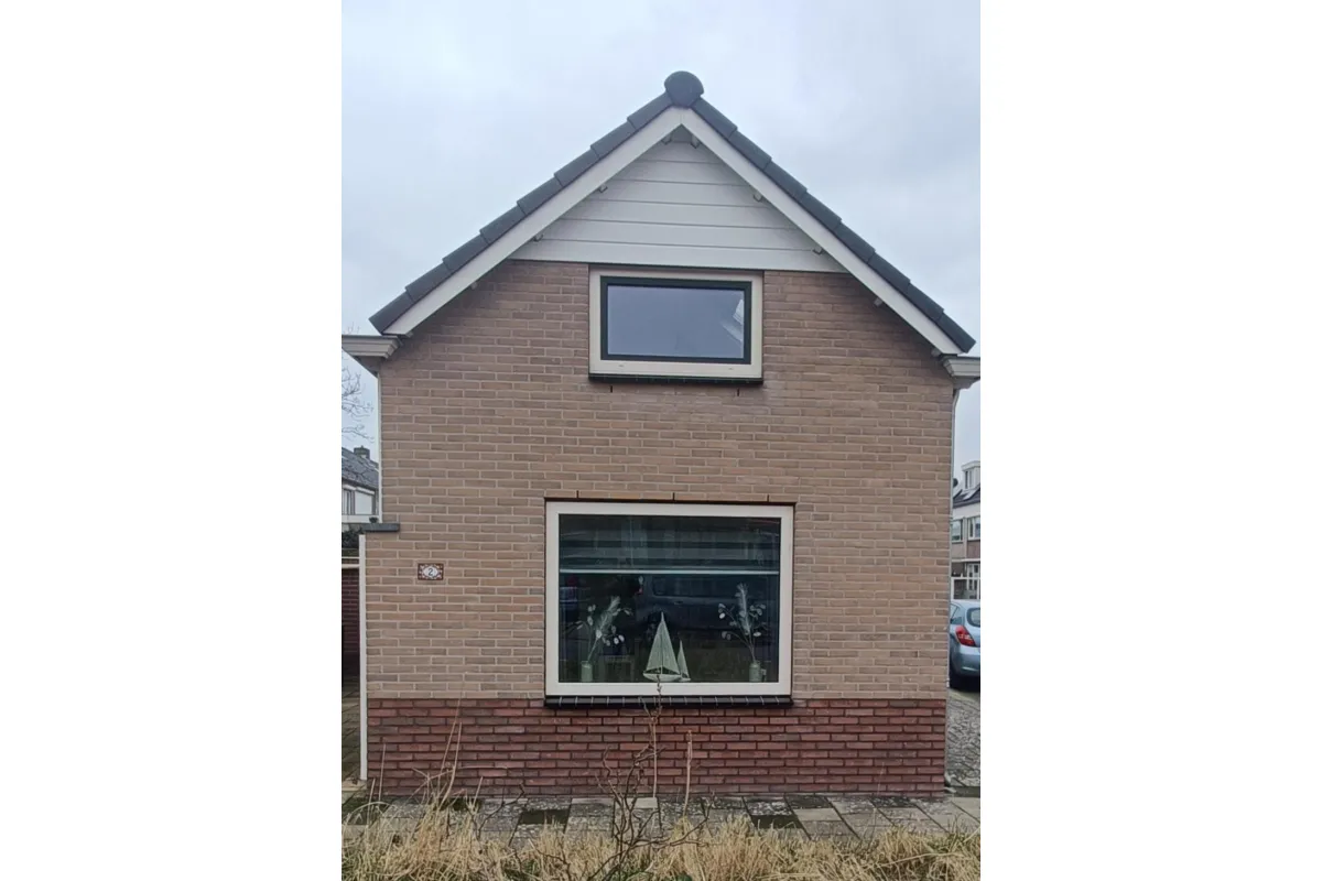 Vooraanzicht zomerhuisje