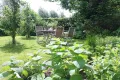 Ruime tuin met tuinmeubilair